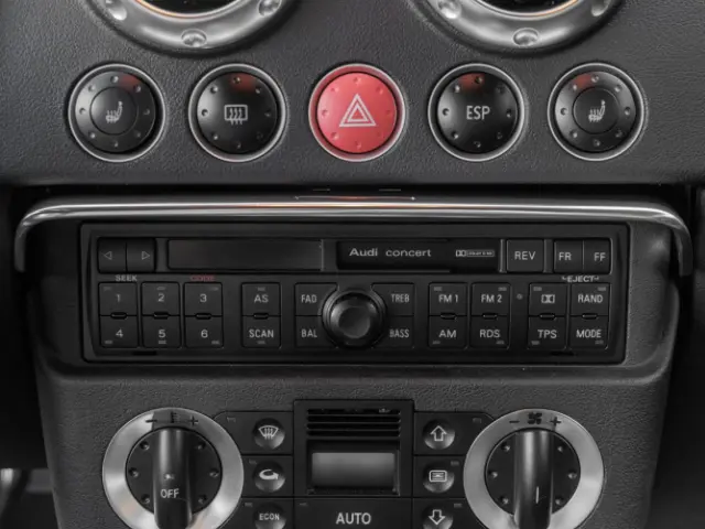 Audi TT 8N - Autoradio Concert