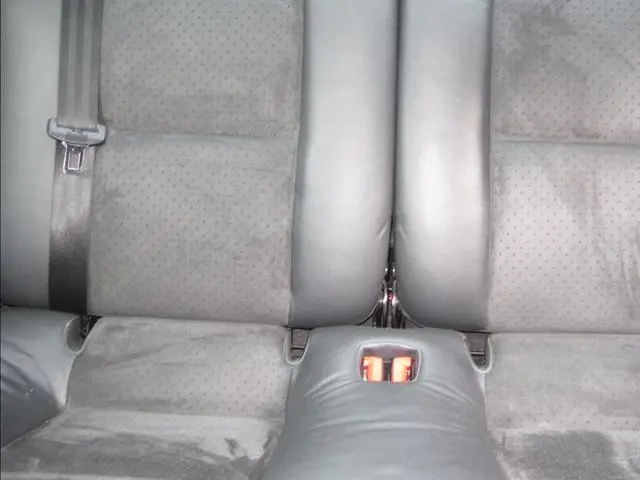 Audi TT 8N - Ancrages ISOFIX