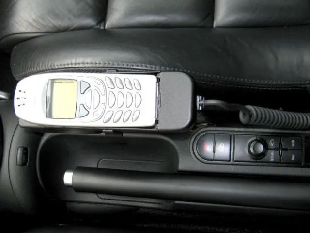 Audi TT 8N - Prééquipement téléphone