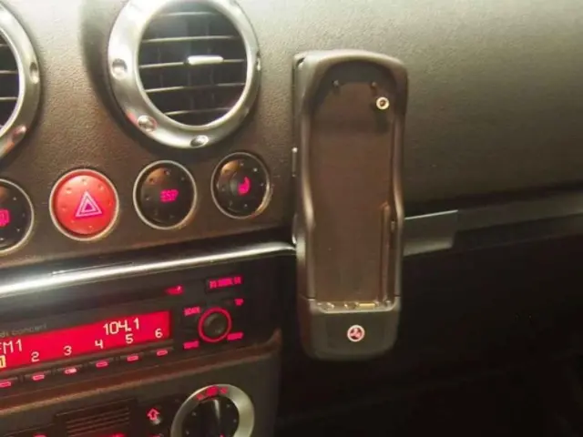 Audi TT 8N - Prééquipement téléphone