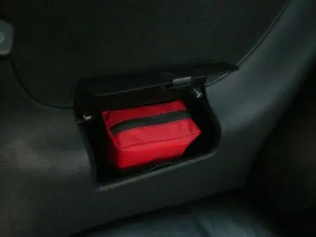 Audi TT 8N - Trousse premiers secours
