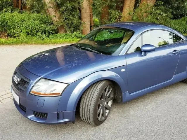 Audi TT MK1 (8N) - Pare-chocs avant avec prises d'air latérales