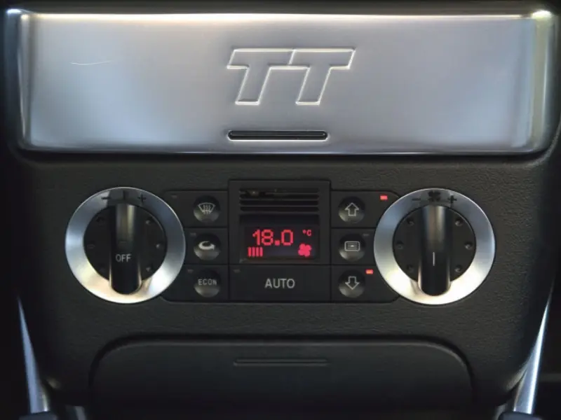 Audi TT MK1 (8N) - Climatisation automatique