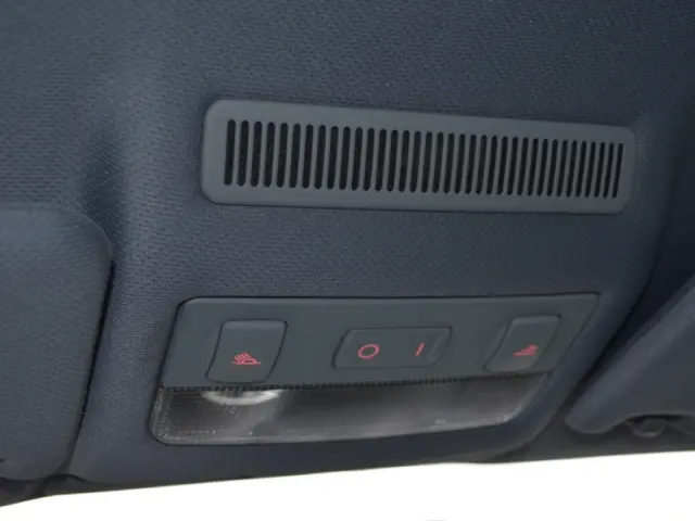 Audi TT 8N - Plafonnier et spots de lecture
