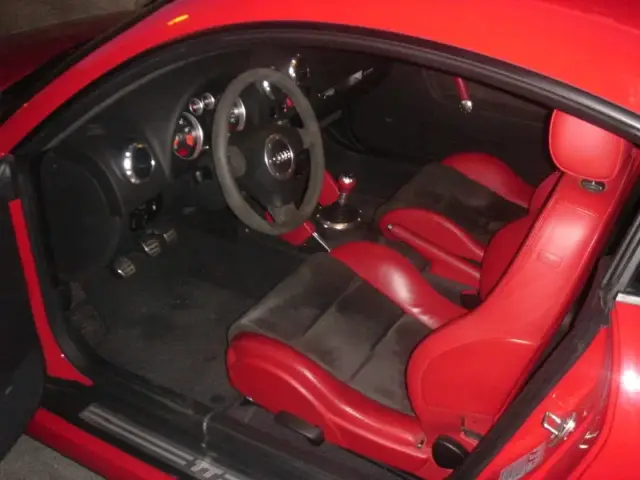 Audi TT 8n - Sellerie cuir Valcona et alcantara