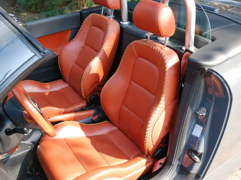 Audi TT 8n - Sellerie cuir style gant de baseball