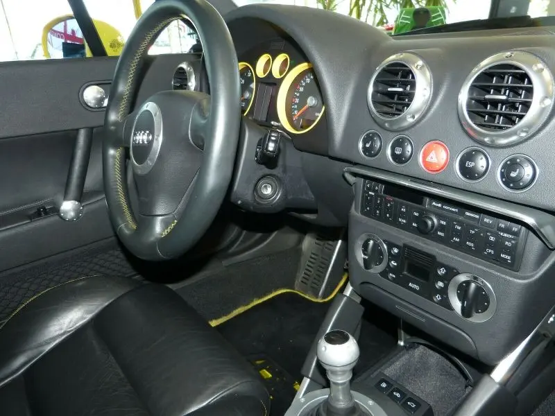 Audi TT MK1 (8N) - Abt TT-Limited - Habillage des tours de compteurs en couleur jaune