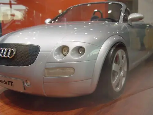 Maquette à l'échelle 1/4 du roadster