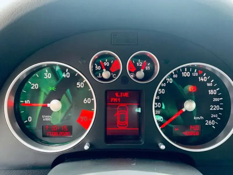 J218 - Processeur combiné dans le porte-instruments